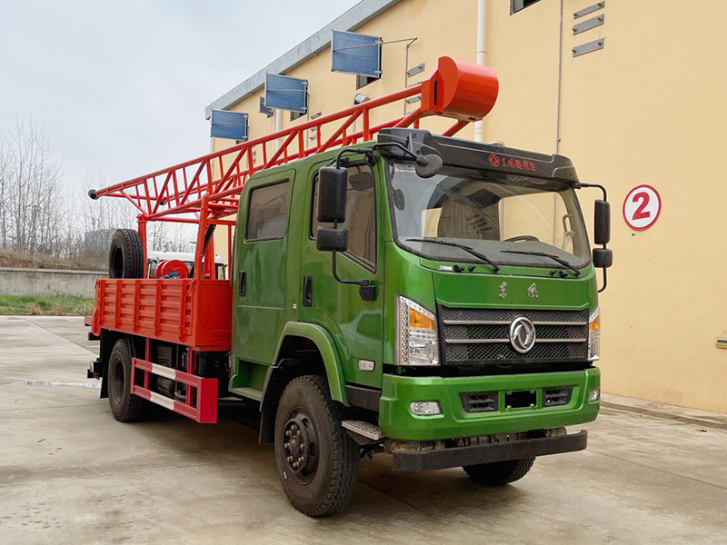 東風(fēng)商用雙排座國(guó)6汽車鉆機(jī)