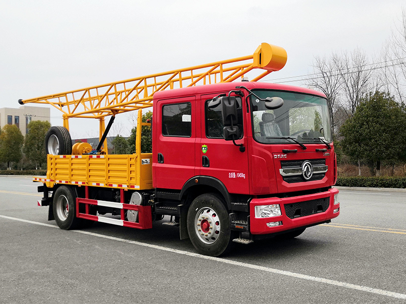 東風(fēng)多利卡雙排3型汽車(chē)鉆機(jī)