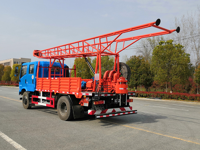 東風華神雙排座3型汽車鉆機