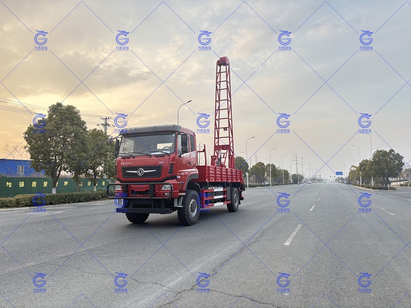 沙漠越野原裝四驅(qū)鉆機(jī)車(chē)